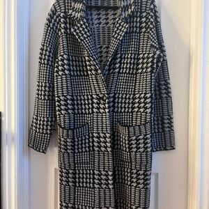 Elegant Houndstooth Trench Coat